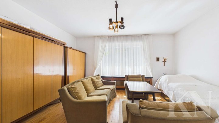 Großzügiges Ein- bis Zweifamilienhaus in Saarbrücker Top-Lage