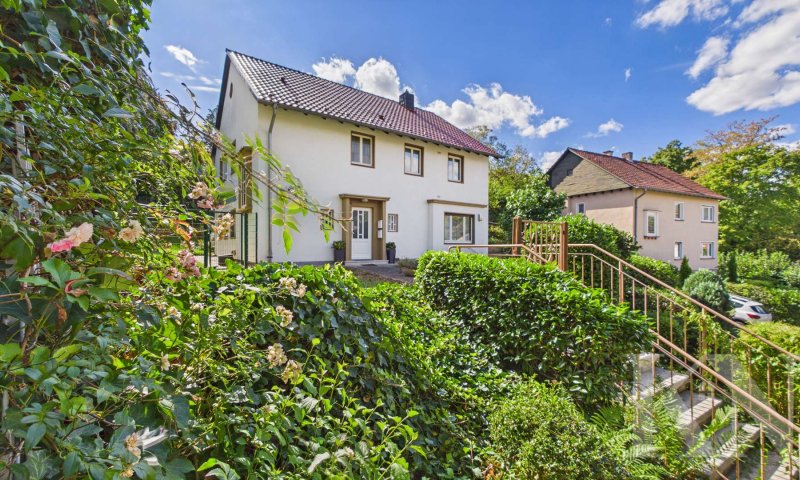 Großzügiges Ein- bis Zweifamilienhaus in Saarbrücker Top-Lage