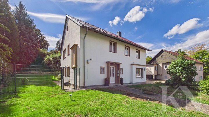 Großzügiges Ein- bis Zweifamilienhaus in Saarbrücker Top-Lage