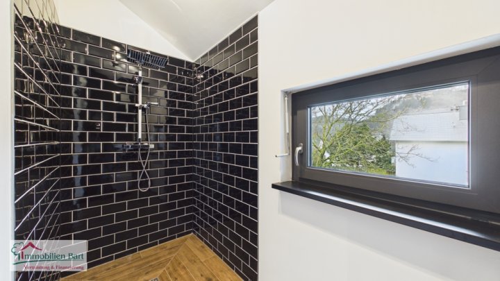 SAARBURG/SERRIG: EXTRAVAGANTES, NEUES WOHNHAUS AN MAXIMAL 2 PERSONEN ZU VERMIETEN!