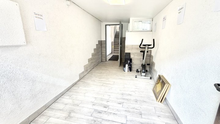 Wohnhaus mit 2 Wohneinheiten auf attraktivem Grundstück -Potenzial zur Neubebauung
