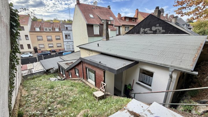 Wohnhaus mit 2 Wohneinheiten auf attraktivem Grundstück -Potenzial zur Neubebauung