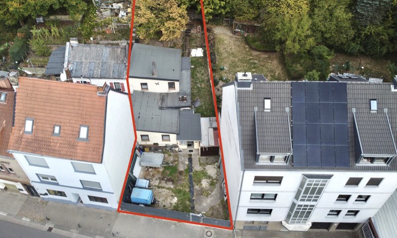 Wohnhaus mit 2 Wohneinheiten auf attraktivem Grundstück -Potenzial zur Neubebauung