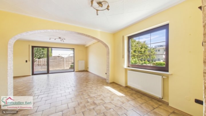GRENZNÄHE ZU LUXEMBURG: IDYLLISCH GELEGENER BUNGALOW MIT GARAGE UND GARTEN!