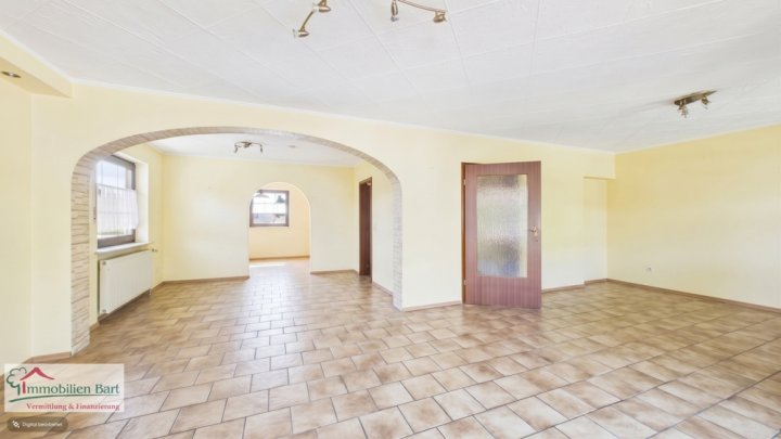 GRENZNÄHE ZU LUXEMBURG: IDYLLISCH GELEGENER BUNGALOW MIT GARAGE UND GARTEN!