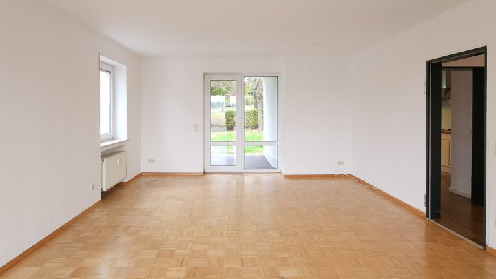 3-Zimmer-Gartenwohnung mit Balkon, Terrasse, Fernblick und Garage
