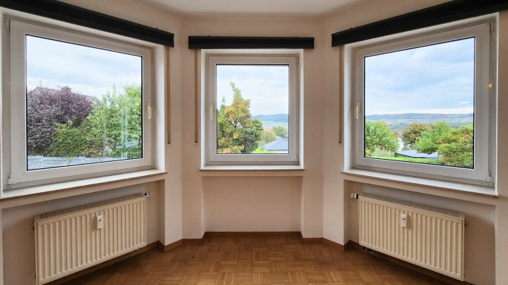 3-Zimmer-Gartenwohnung mit Balkon, Terrasse, Fernblick und Garage