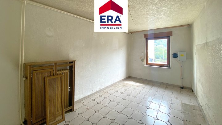 EINFAMILIENHAUS-REIHENHAUS, SANIERUNGSOBJEKT IN GROSSROSSELN
