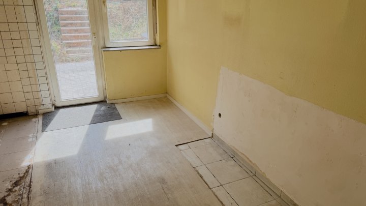 Schnäppchen freistehendes Sanierungsobjekt für Handwerker in ruhiger Lage