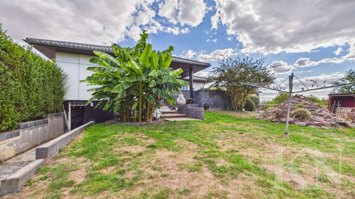 Freistehender Bungalow auf großzügigem Grundstück in ruhiger Lage von Mandelbachtal