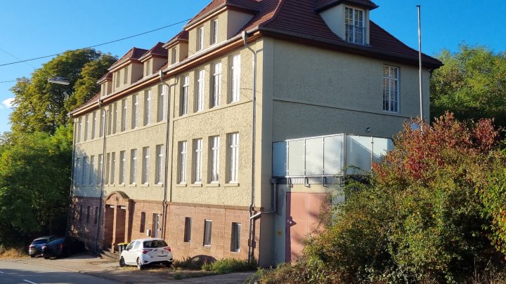Hell und modern gehaltene Hochparterrewohnung in Köllerbach zu vermieten