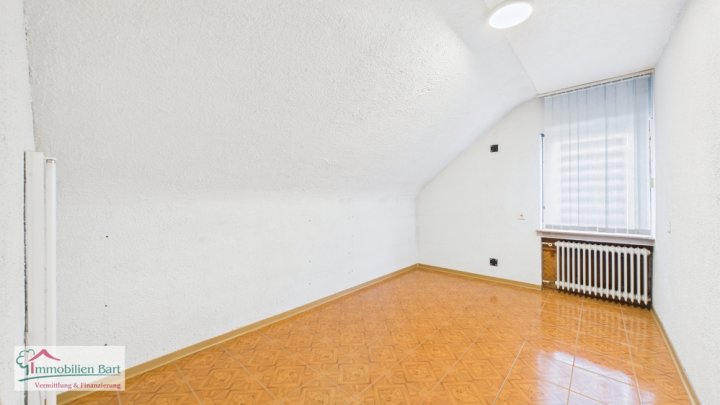 GROßZÜGIGES WOHNHAUS IN TOP LAGE! SOFORT VERFÜGBAR!