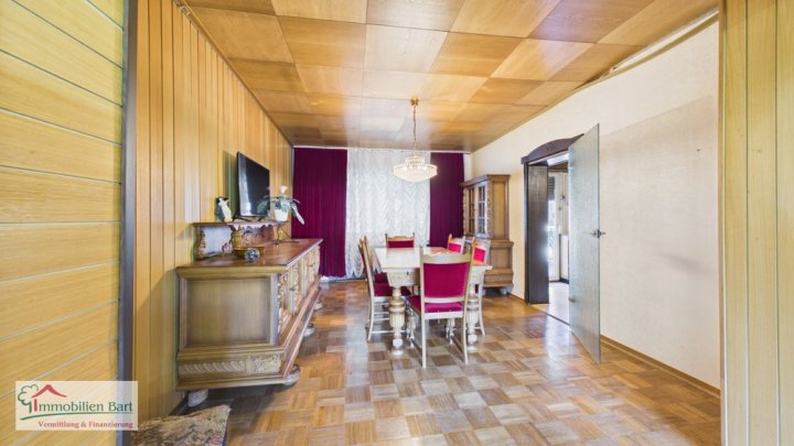 PERL: WOHNHAUS MIT 200 M² WOHNFLÄCHE IN TOP LAGE