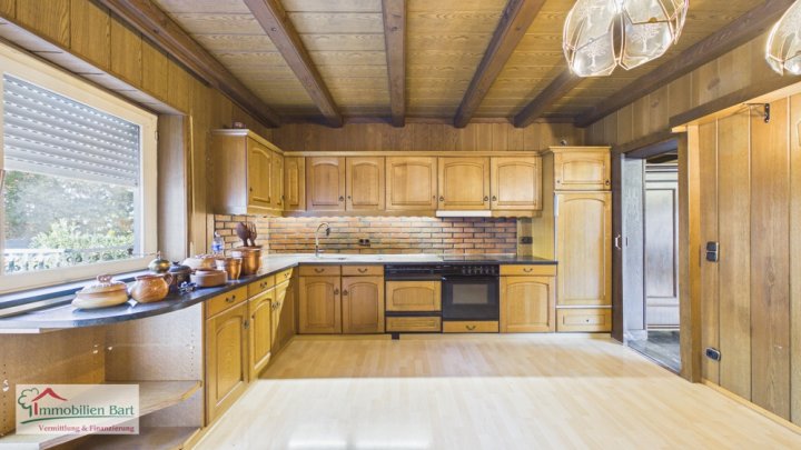 PERL: WOHNHAUS MIT 200 M² WOHNFLÄCHE IN TOP LAGE