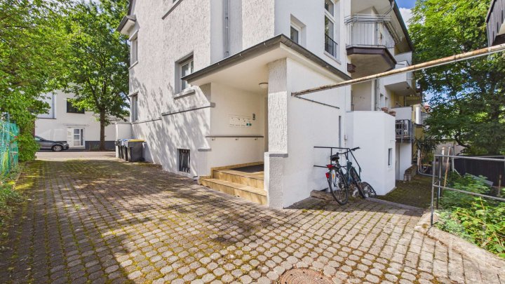 Charmantes Mehrfamilienhaus mit 4 Wohneinheiten in gefragter Lage von Saarbrücken