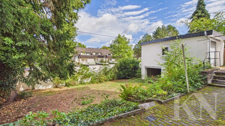 Charmantes Mehrfamilienhaus mit 4 Wohneinheiten in gefragter Lage von Saarbrücken