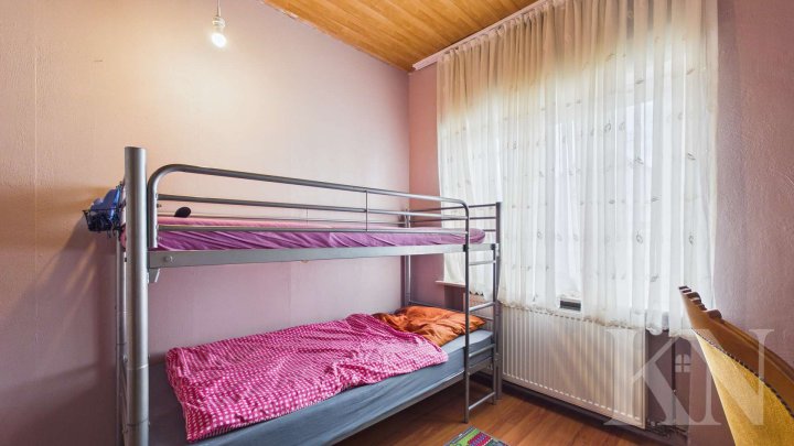 Wohnen, vermieten oder Mehrgenerationenwohnen – Dreifamilienhaus in Saarbrücken