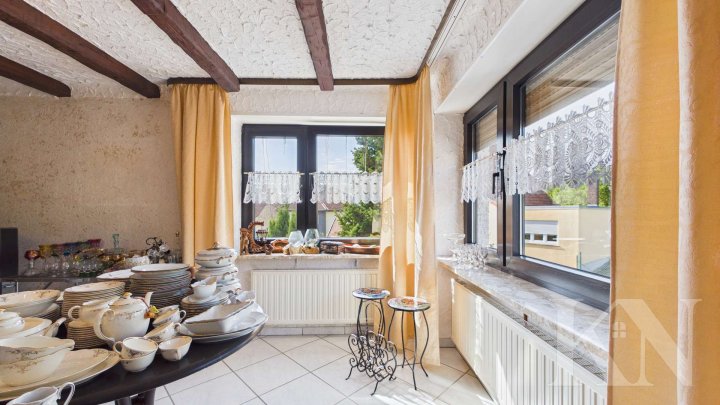 Ein- bis Zweifamilienhaus mit großem Grundstück, zwei Balkonen und Ausbaupotenzial in Gersheim!