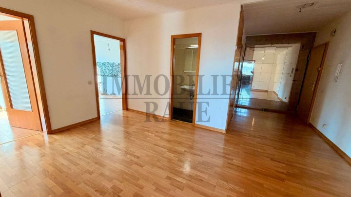 GEPFLEGTE 3 ZKB WOHNUNG MIT SÜD-BALKON UND GARAGE IN EINEM SEHR GEPFLEGTEN OBJEKT IN SULZBACH