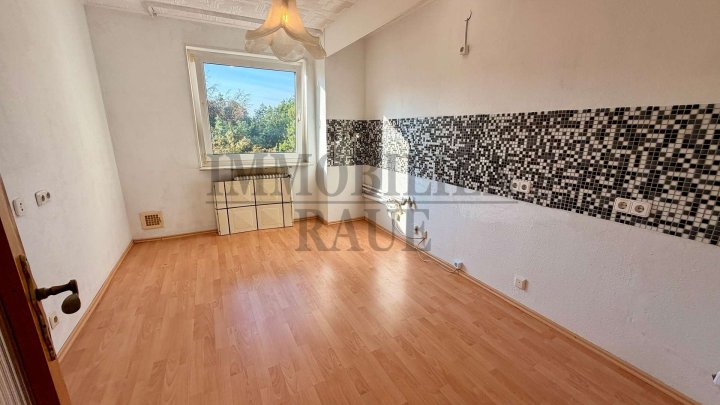 GEPFLEGTE 3 ZKB WOHNUNG MIT SÜD-BALKON UND GARAGE IN EINEM SEHR GEPFLEGTEN OBJEKT IN SULZBACH