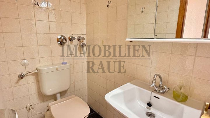 GEPFLEGTE 3 ZKB WOHNUNG MIT SÜD-BALKON UND GARAGE IN EINEM SEHR GEPFLEGTEN OBJEKT IN SULZBACH