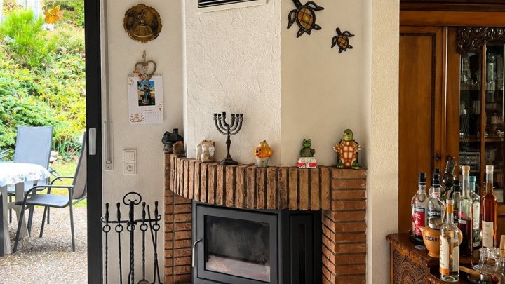 Großzügiges Einfamilienhaus in Großrosseln - Stilvolles Wohnen mit Kamin und großem Garten
