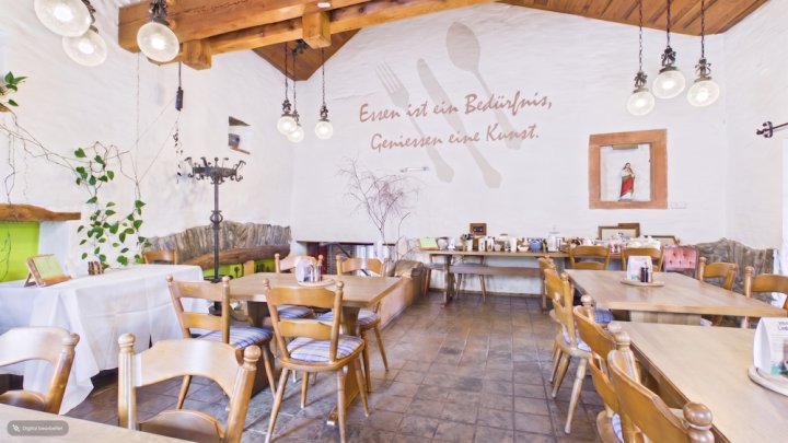VIELSEITIGE IMMOBILIE MIT GASTRONOMIE, FERIENWOHNUNG UND GROßZÜGIGEM WOHNBEREICH IN ZERF