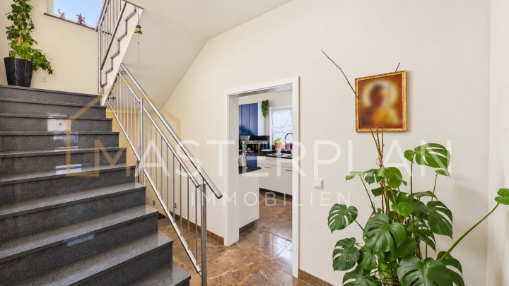 Modernisiertes Einfamilienhaus mit sonniger Dachterrasse
