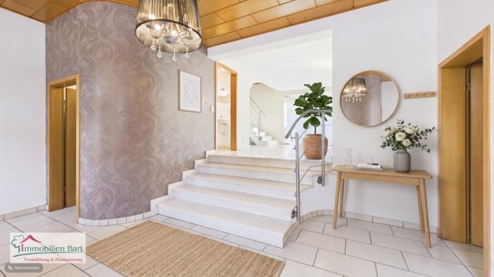 SOFORT VERFÜGBAR: GEPFLEGTES WOHNHAUS MIT 228 M² WFL. MIT FERNSICHT!