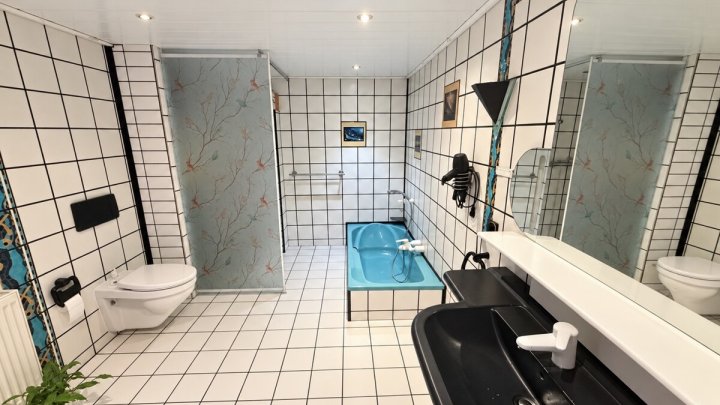 Großzügiges Wohnhaus mit Wintergarten, Sauna und Garten in Beckingen