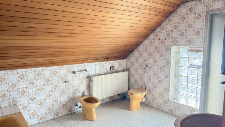 Freistehendes Einfamilienhaus mit großem Garten und viel Gestaltungspotenzial in Nalbach-Bilsdorf
