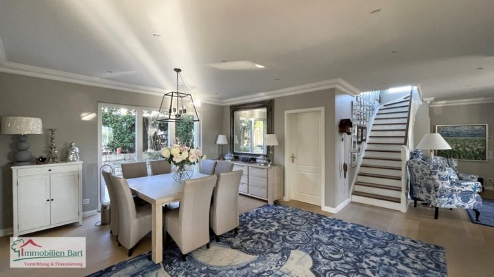 DESIGNERVILLA MIT POOL AN DER LUXEMBURGISCHEN GRENZE!