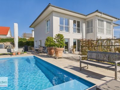 Terrasse mit Pool