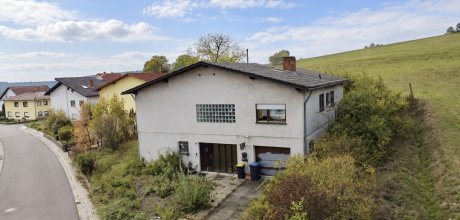 Ruhiges Landhaus am grünen Hang