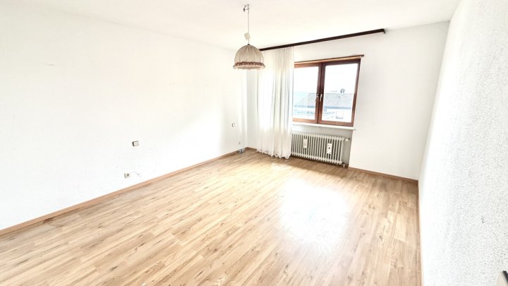 Einfamilienhaus mit Einliegerwohnung in ruhiger, naturnaher Höhenlage