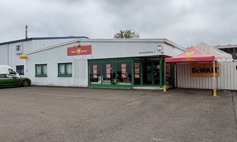 Freistehende Ladenfläche / Halle mit Parkplätzen / B51 Gewerbegebiet Neumühler Weg