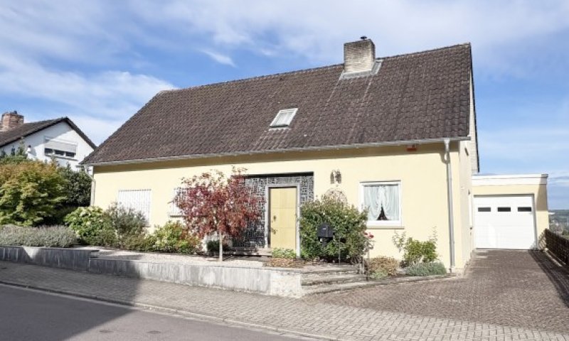 Freistehendes 1 FH mit Garten & Garage in Top Lage von St. Ingbert-Süd!