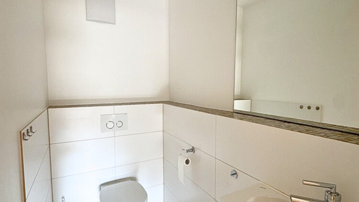 Renovierte 2-ZKB mit EBK, Balkon + Tiefgarage, Spitzenlage am Rotenbühl