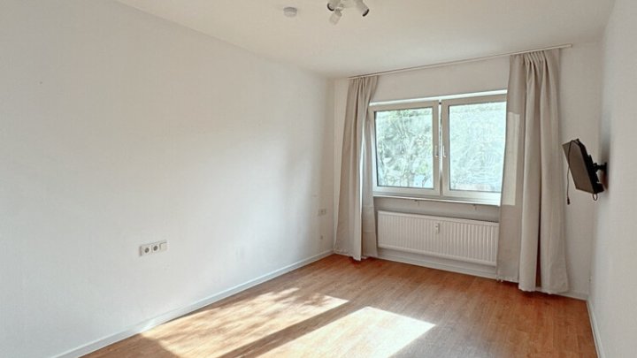 Renovierte 2-ZKB mit EBK, Balkon + Tiefgarage, Spitzenlage am Rotenbühl