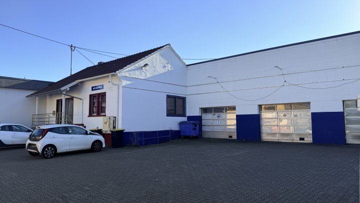 Halle, Lager und Verkaufsfläche - attraktive Gewerbefläche mit großem Außenbereich in Rehlingen
