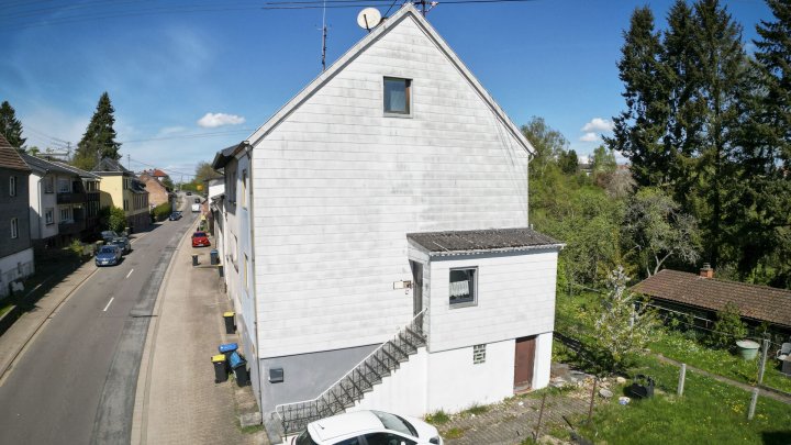 Handwerker aufgepasst – kleines Haus mit Garten sucht neuen Besitzer!
