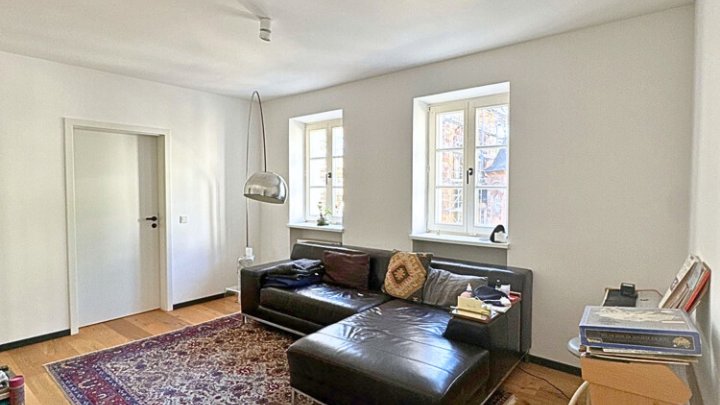 Hochwertig saniertes Zweifamilien-Stadthaus auf dem St. Johanner Markt