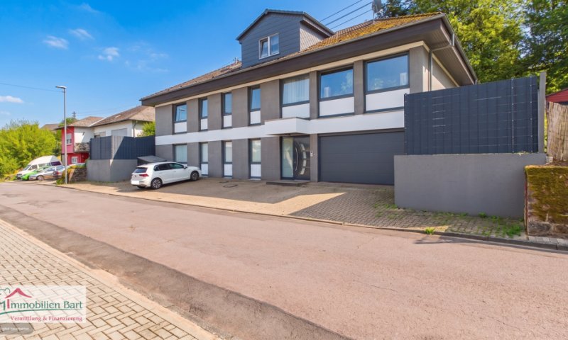 GRENZNÄHE LUXEMBURG! GROßZÜGIGES MEHRFAMILIENHAUS MIT PRAXIS U. VIEL RAUM - GEEIGNET FÜR FAMILIEN!