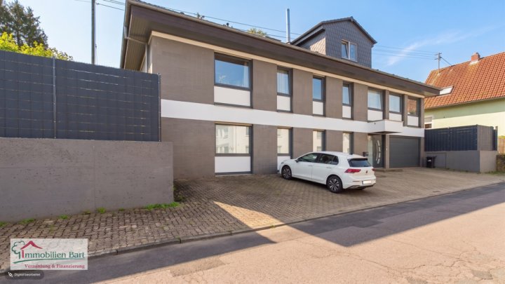 GRENZNÄHE LUXEMBURG! GROßZÜGIGES MEHRFAMILIENHAUS MIT PRAXIS U. VIEL RAUM - GEEIGNET FÜR FAMILIEN!