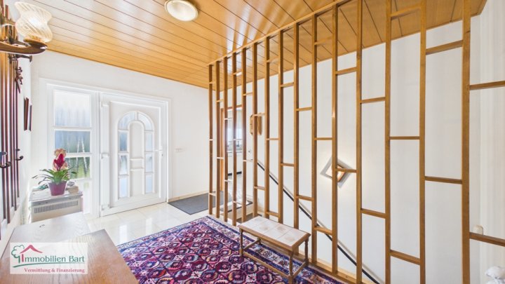 GRENZE LUXEMBURG: 5 SCHLAFZIMMER / 2 BÄDER / 3 GARAGEN IN PERL-BESCH!