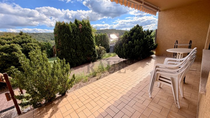 FREISTEHENDES 4-FAMILIENHAUS MIT 3 BALKONEN, TERRASSE, GARTEN & GARAGE IN SULZBACH