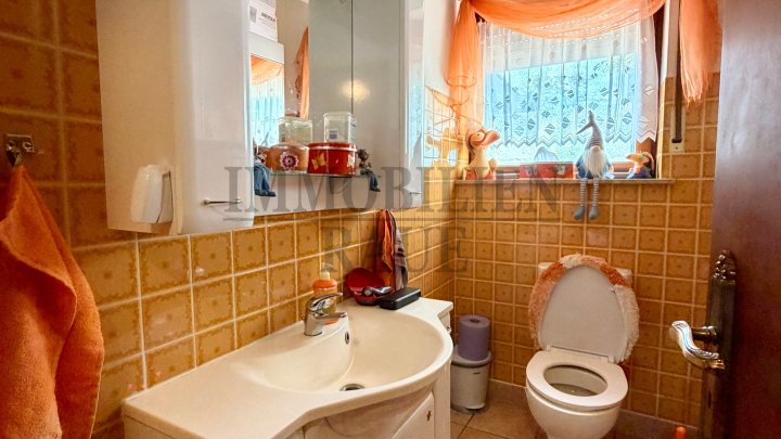 FREISTEHENDES 4-FAMILIENHAUS MIT 3 BALKONEN, TERRASSE, GARTEN & GARAGE IN SULZBACH