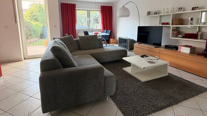 Moderne, ruhige und helle Eigentumswohnung mit Terrasse und Stellplatz