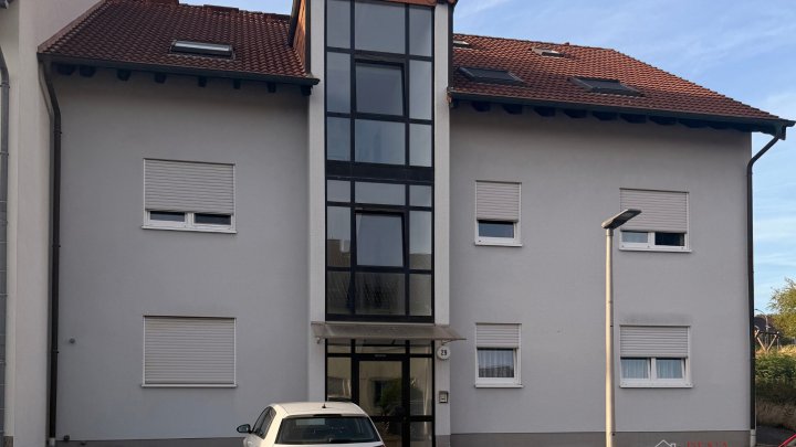 Moderne, ruhige und helle Eigentumswohnung mit Terrasse und Stellplatz