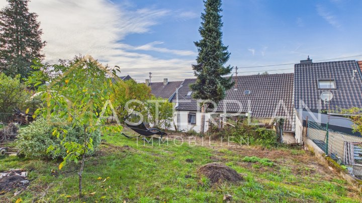 Reihenmittelhaus mit viel Platz, Garten und Ausbaupotenzial